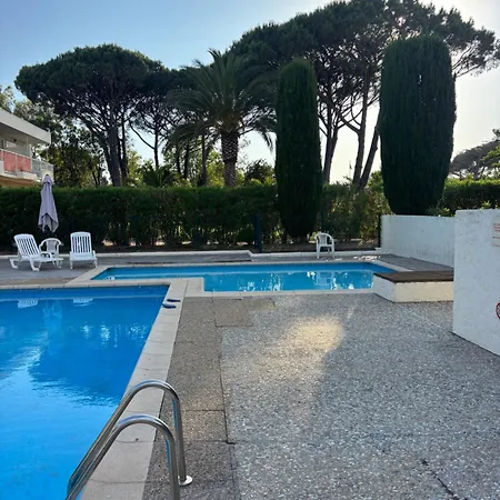 St Tropez Face A La , Magnifique T2 , Entierement Renove , Grande Terrasse , 2 Piscines , Magnifique A 2 Pas Du Port Et Du Centre Apartment Saint-Tropez